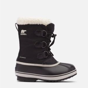 Sorel kids boots big boys/girls size 4. Used but still a lot of life left!